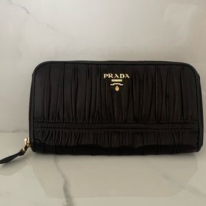 Prada wallet Nero NappaGaufre soft leather.